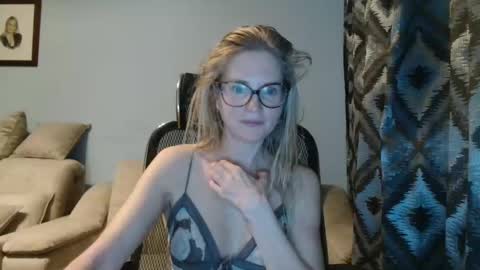 Snapshot of eva2323 chatting on January 2025 03:20:01 AM eva2323 online show from January 2025 03:20:01 AM