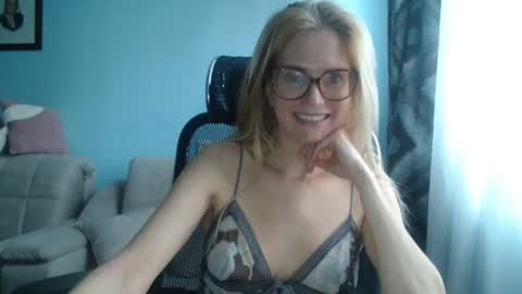 Snapshot of eva2323 chatting on January 2025 08:09:01 AM eva2323 online show from January 2025 08:09:01 AM