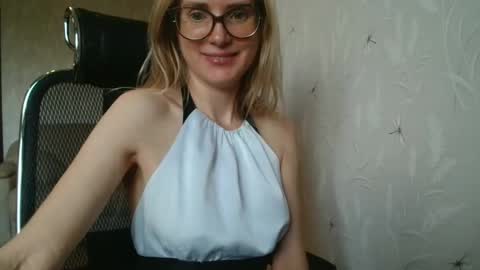 Snapshot of eva2323 chatting on September 2025 08:17:01 AM eva2323 online show from September 2025 08:17:01 AM