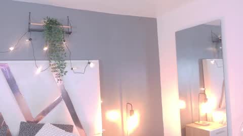 EVA DAEMON  online show from October 2025 11:51:02 AM