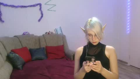 eva_forrest online show from December 2024 08:25:02 PM