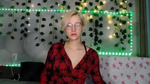 eva_forrest online show from September 2025 06:42:01 PM