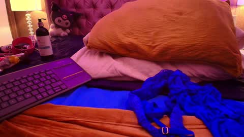 EVA CLOEE online show from January 2025 08:11:02 AM