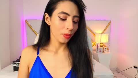 EVA CLOEE online show from September 2025 02:12:02 AM