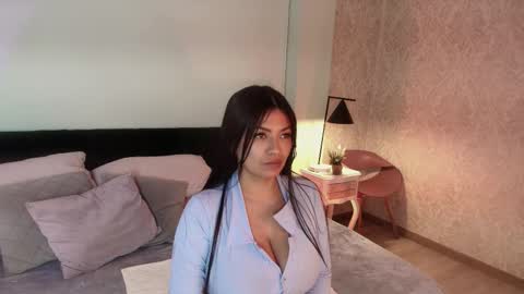 julieth online show from October 2025 12:46:01 PM