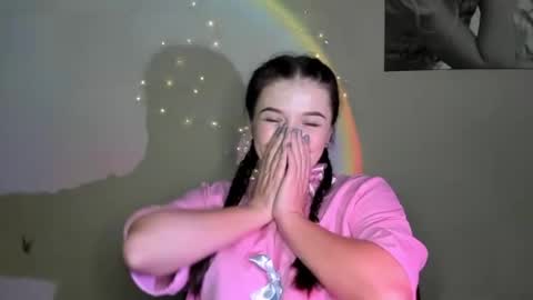 Snapshot of evaamillerr chatting on December 2024 12:52:01 AM Eva online show from December 2024 12:52:01 AM