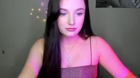 Snapshot of evaamillerr chatting on December 2024 09:23:01 PM Eva online show from December 2024 09:23:01 PM