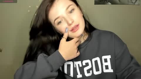 Snapshot of evaamillerr chatting on December 2024 12:14:02 PM Eva online show from December 2024 12:14:02 PM