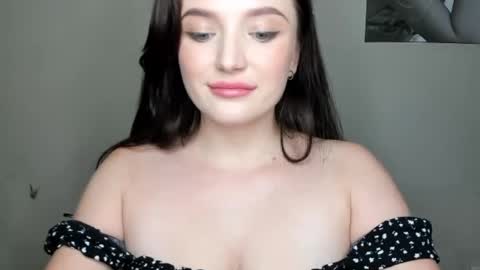 Snapshot of evaamillerr chatting on December 2024 09:40:02 PM Eva online show from December 2024 09:40:02 PM