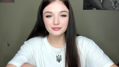 Snapshot of evaamillerr chatting on January 2025 09:35:02 PM Eva online show from January 2025 09:35:02 PM