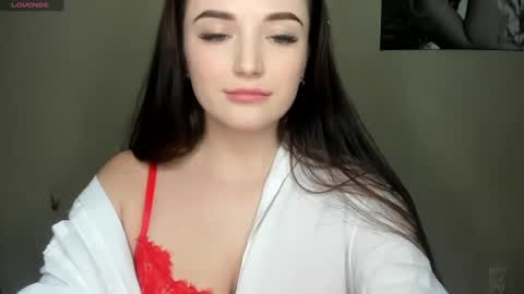 Snapshot of evaamillerr chatting on January 2025 09:20:01 PM Eva online show from January 2025 09:20:01 PM