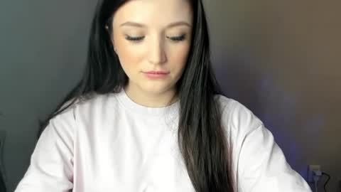 Snapshot of evaamillerr chatting on February 2025 12:22:01 PM Eva online show from February 2025 12:22:01 PM