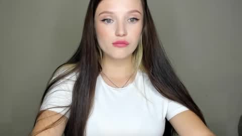 Snapshot of evaamillerr chatting on September 2025 10:40:01 AM Eva online show from September 2025 10:40:01 AM