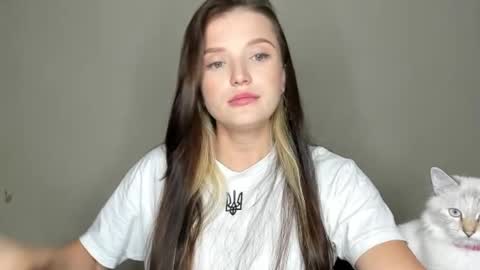 Snapshot of evaamillerr chatting on September 2025 11:48:01 AM Eva online show from September 2025 11:48:01 AM