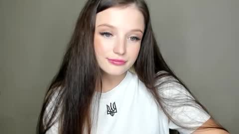 Snapshot of evaamillerr chatting on October 2025 11:44:01 AM Eva online show from October 2025 11:44:01 AM