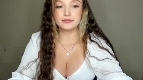 Snapshot of evaamillerr chatting on November 2025 01:24:03 PM Eva online show from November 2025 01:24:03 PM