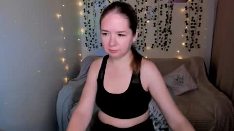 Snapshot of evabraunn_ chatting on October 2025 02:12:02 AM Eva online show from October 2025 02:12:02 AM