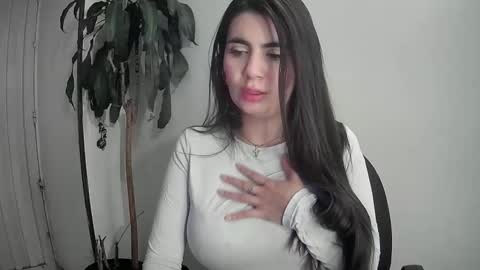 evacollins12 online show from December 2024 01:15:02 AM