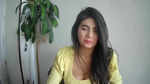 evacollins12 online show from January 2025 04:05:01 PM