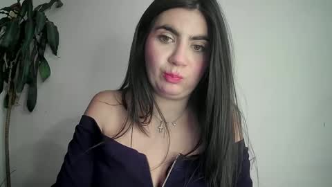 evacollins12 online show from January 2025 01:48:01 AM