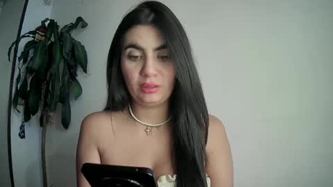 evacollins12 online show from February 2025 10:20:01 PM
