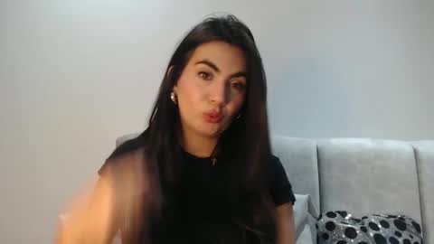 evacollins12 online show from September 2025 01:17:01 AM