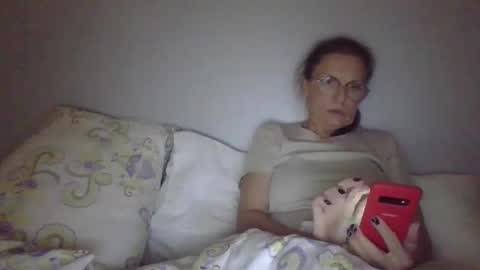 evaglad online show from October 2025 05:19:02 PM