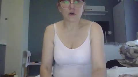 evaglad online show from October 2025 05:49:02 AM