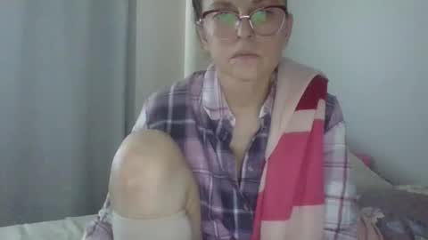 evaglad online show from October 2025 10:34:02 AM