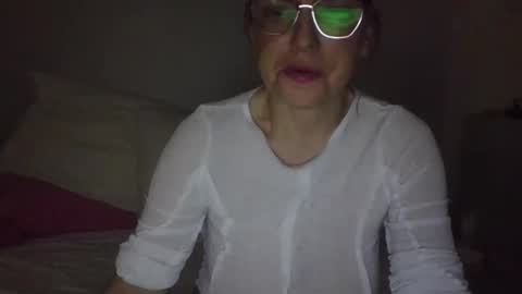 evaglad online show from October 2025 12:24:01 AM