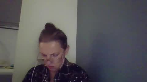 evaglad online show from November 2025 02:30:02 PM