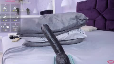 evahalston online show from October 2025 09:05:02 PM