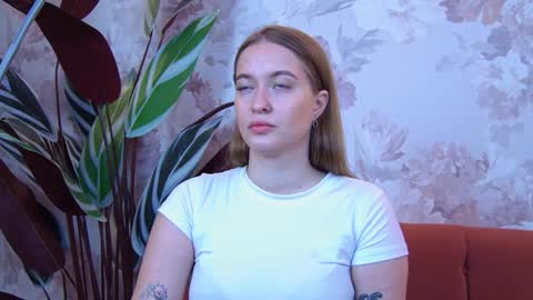 evahariss1 online show from September 2025 06:07:02 AM