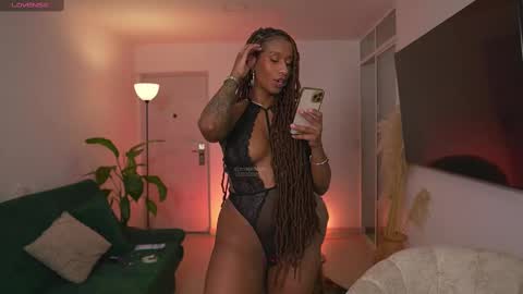 evajacksss_ online show from February 2025 10:28:02 PM