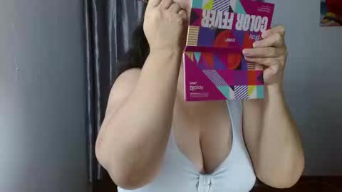 Snapshot of evansvictoria chatting on November 2025 04:18:01 PM Victoria online show from November 2025 04:18:01 PM