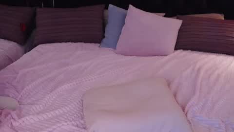 Snapshot of evapeachh chatting on February 2025 02:04:02 PM Eva online show from February 2025 02:04:02 PM