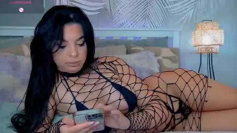 evareyss online show from October 2025 10:26:01 AM