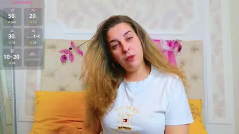 Snapshot of evasinclairr chatting on November 2025 05:09:01 AM evasinclairr online show from November 2025 05:09:01 AM