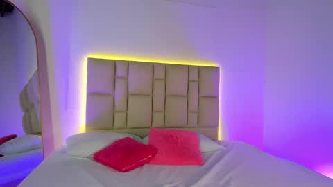 Eva Queen online show from September 2025 07:59:01 PM