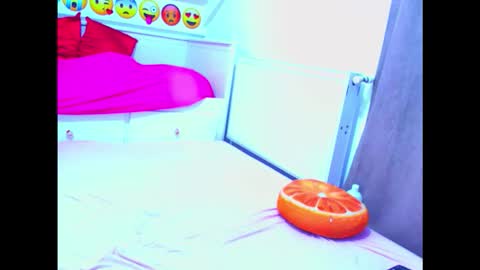 Snapshot of eveandmax chatting on November 2025 08:19:01 PM EVEANDMAX online show from November 2025 08:19:01 PM