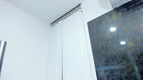 Snapshot of evelin_belen chatting on January 2025 02:21:01 PM EVELIN online show from January 2025 02:21:01 PM