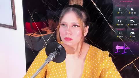 Snapshot of evelin_belen chatting on September 2025 12:27:02 PM EVELIN online show from September 2025 12:27:02 PM