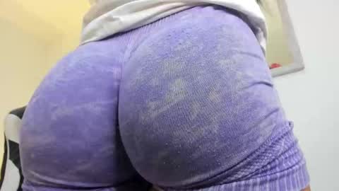 BELLA online show from October 2025 12:01:02 PM