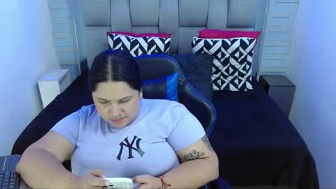 evelin zaens online show from September 2025 06:03:01 AM