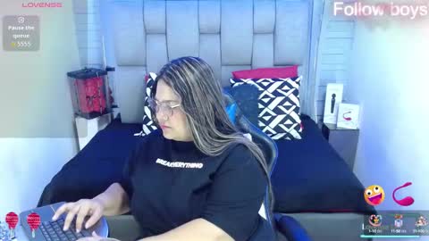 Snapshot of evelin_zaens chatting on October 2025 04:22:02 AM evelin zaens online show from October 2025 04:22:02 AM