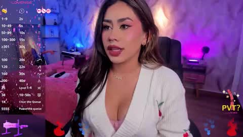 Eveline  online show from September 2025 07:39:02 PM