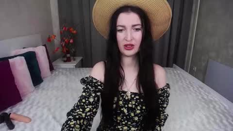 Snapshot of evelingills chatting on November 2025 06:12:01 AM Evelin online show from November 2025 06:12:01 AM