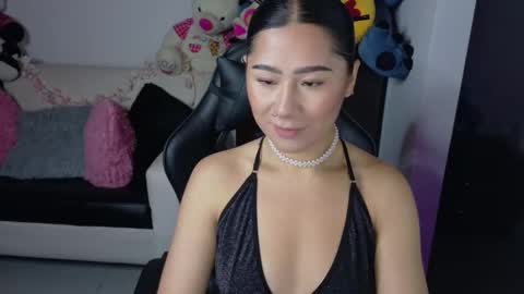 Snapshot of evelyn_ch_ chatting on October 2025 10:47:02 AM Evelyn online show from October 2025 10:47:02 AM