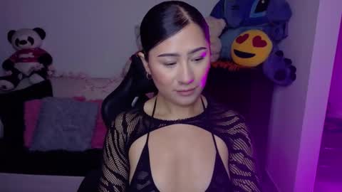 Snapshot of evelyn_ch_ chatting on October 2025 11:00:01 AM Evelyn online show from October 2025 11:00:01 AM