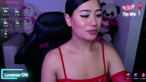 Snapshot of evelyn_ch_ chatting on November 2025 10:48:01 AM Evelyn online show from November 2025 10:48:01 AM